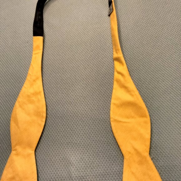 Tie Bar Bow Tie - Picture 1 of 2